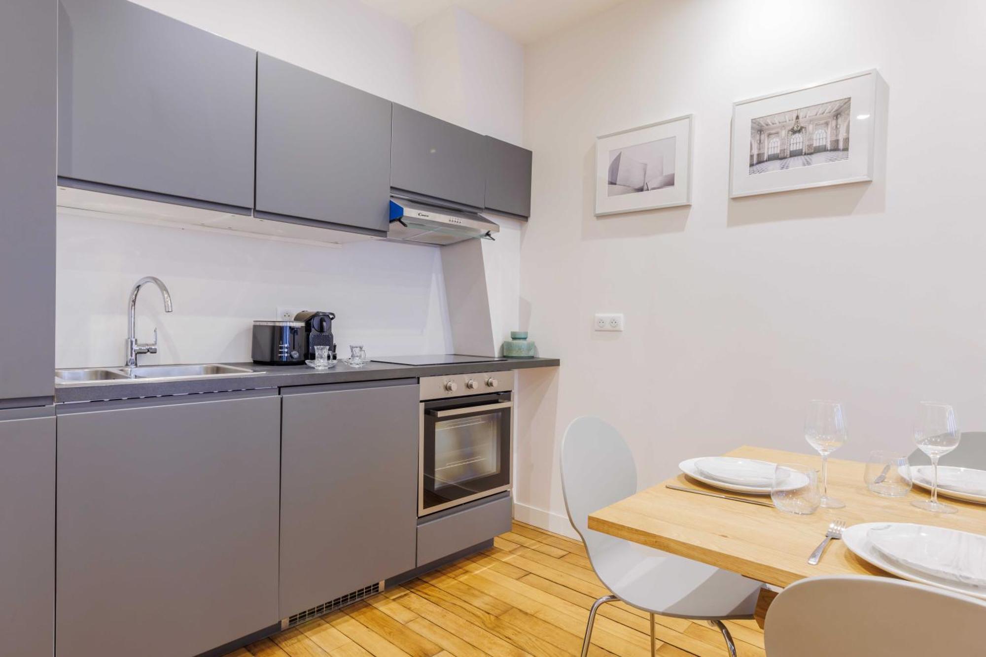 Appartement Modern - 2br - 6p - Saint-ambroise *